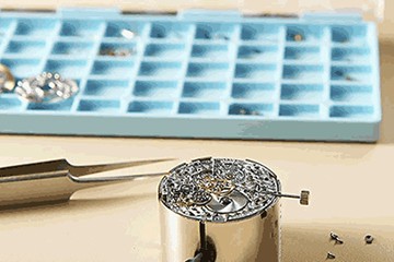 无锡爱彼手表原装钢表带维修